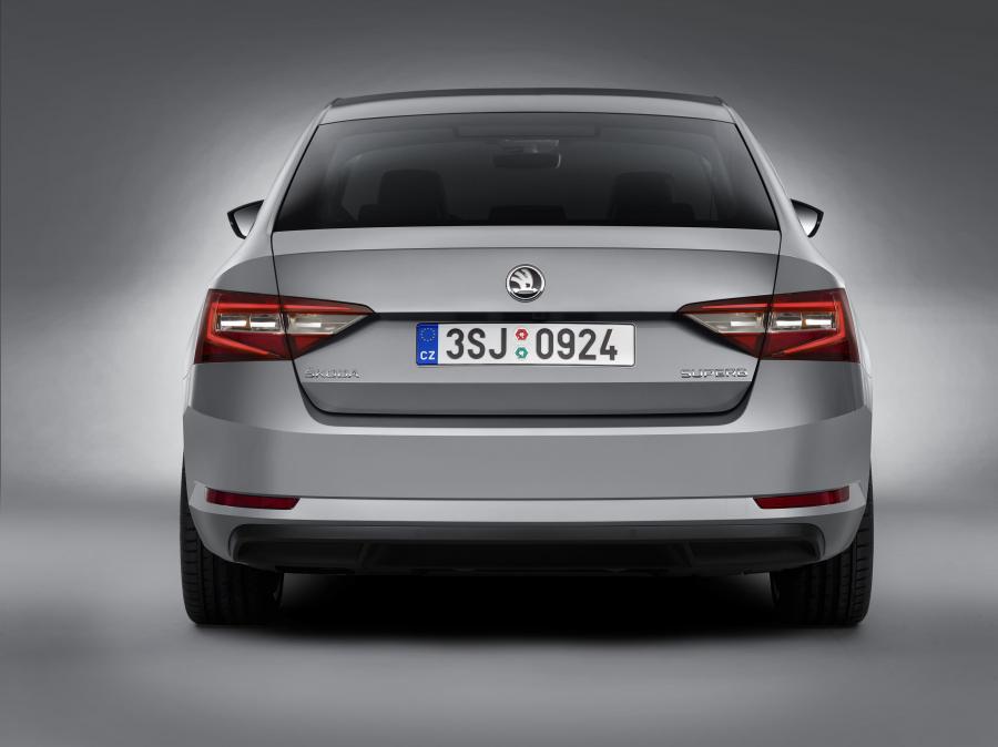  Skoda Superb 2015 года  (фото 20 из 27)
